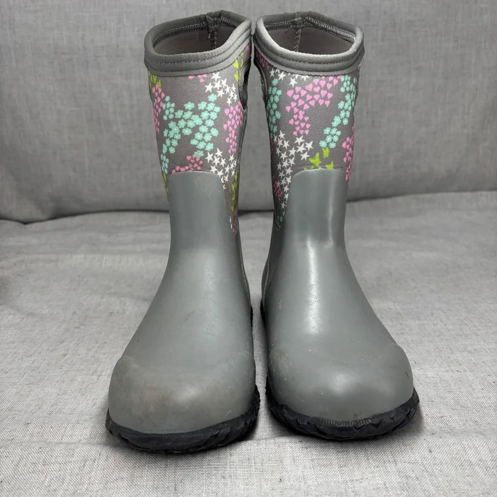 Bogs Kids Classic Waterproof Insulated Winter Boots Gray Hearts Stars 4